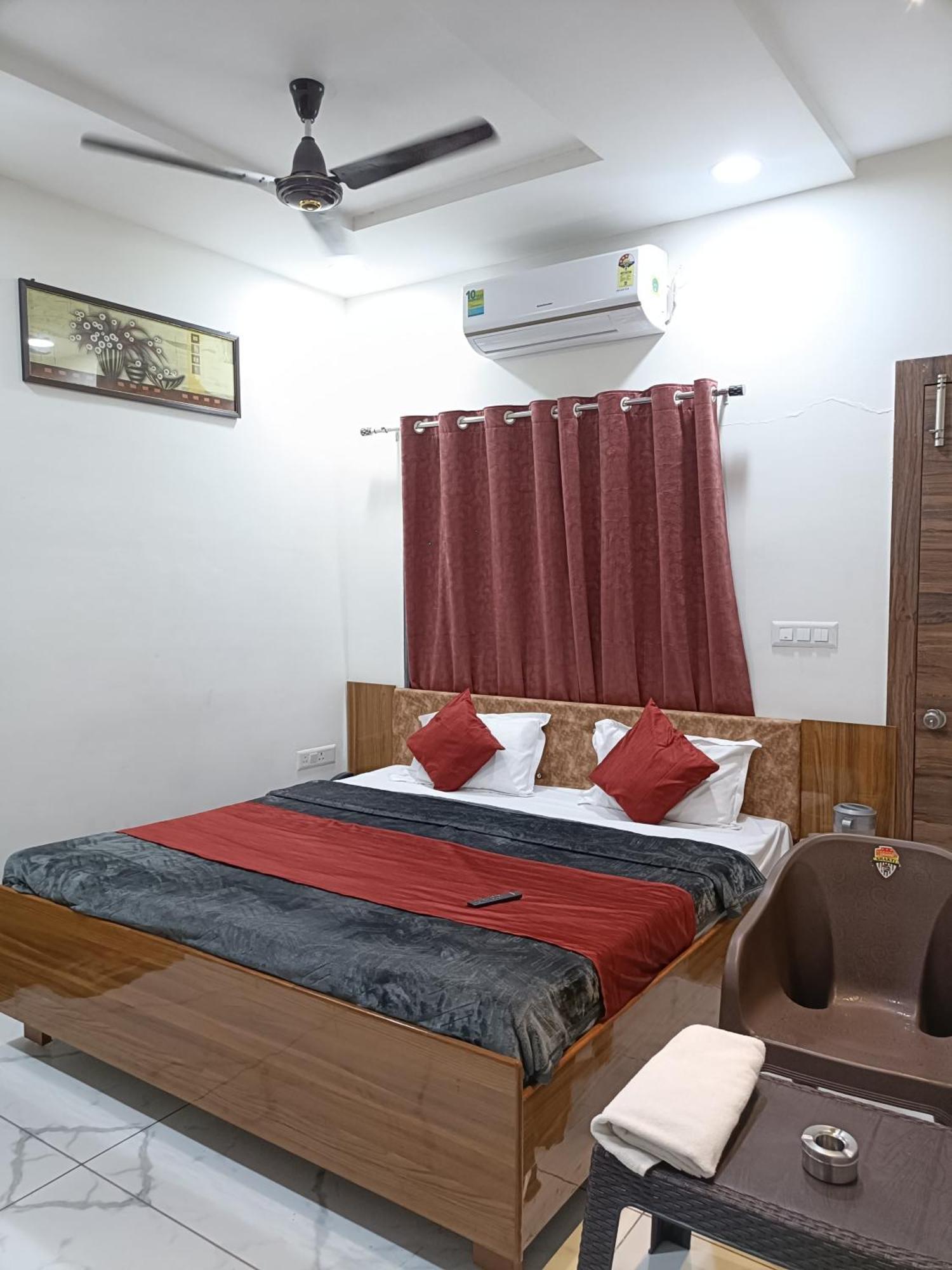 Hotel Shri Salasar Ujjain Dış mekan fotoğraf