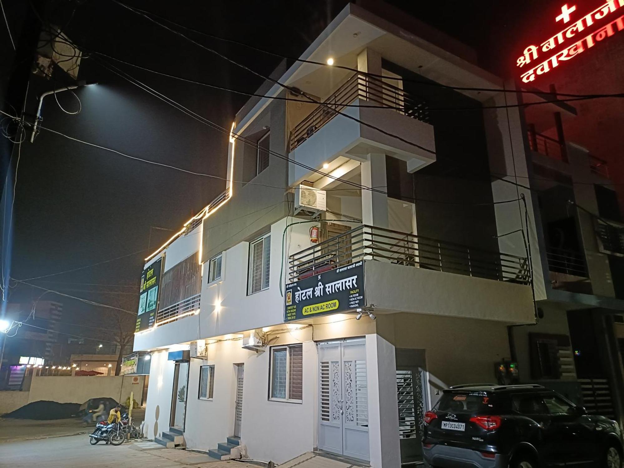 Hotel Shri Salasar Ujjain Dış mekan fotoğraf